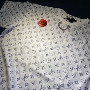 Louis Vuitton Escale Printed T-Shirt